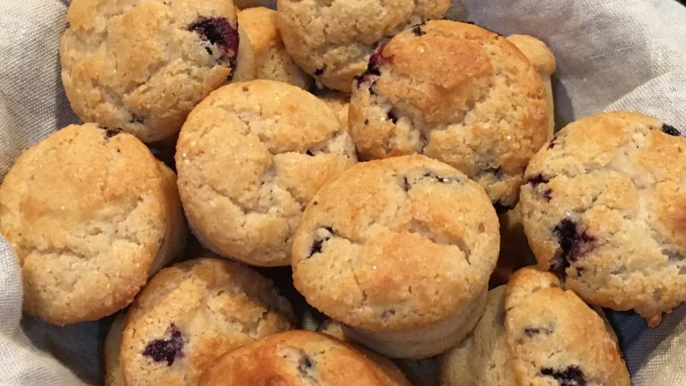 gluten-free-huckleberry-muffins-mini
