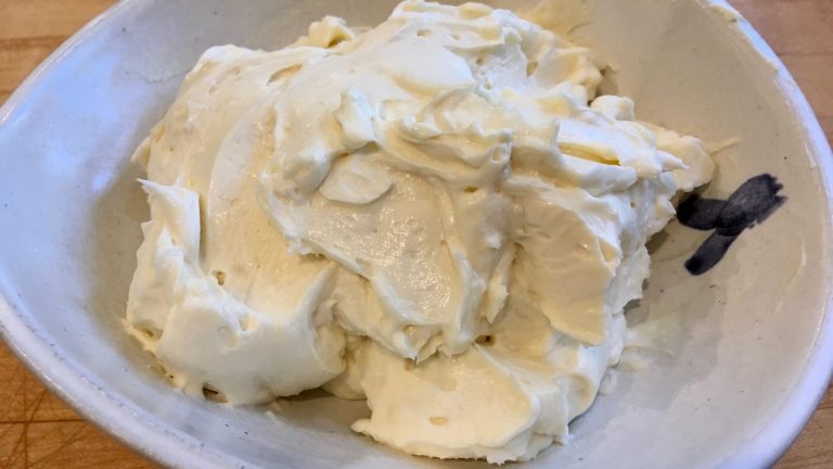 gluten-free-cream-cheese-frosting
