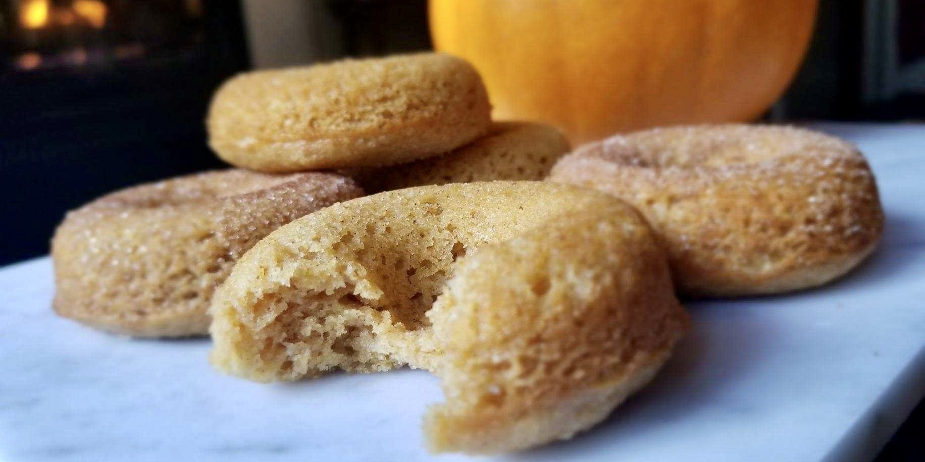 gluten-free-baked-pumpkin-doughnuts