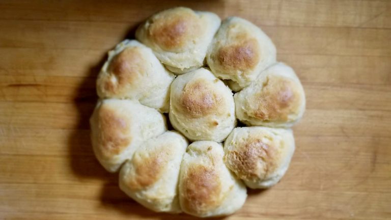 grandma's-gluten-free-dinner-rolls-pull-apart
