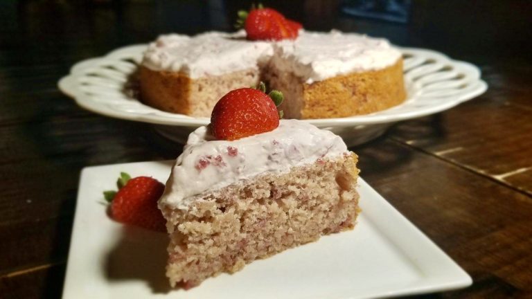 gluten-free-strawberry-cake