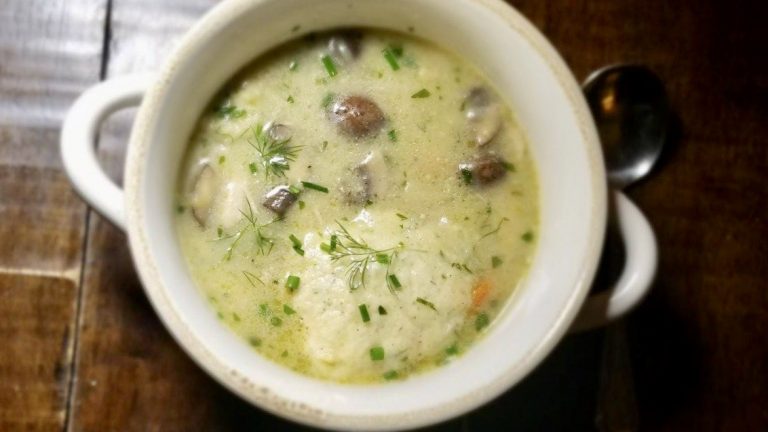 gluten-free-chicken-stew-with-herb-dumplings