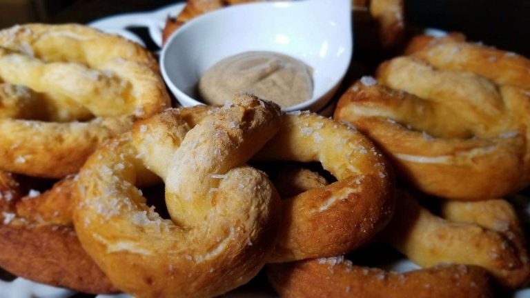 gluten-free-soft-pretzels